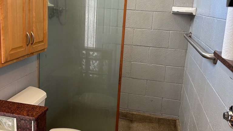 Shop bath-shower