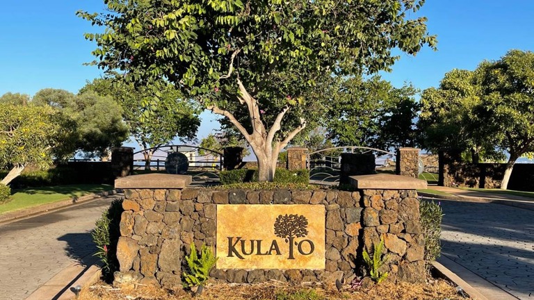 Kula IO subdivision a min from Shop