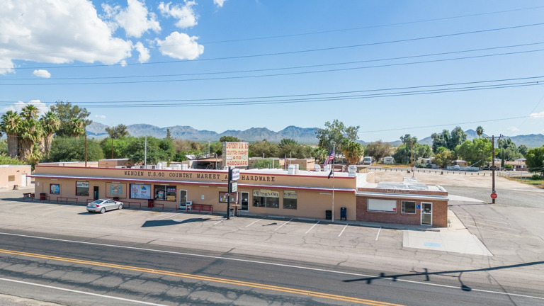 8777 Sq Ft Building