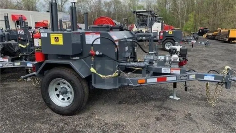 T-25 gal Hot Tar spryer T-25 gal Hot Tar spryer