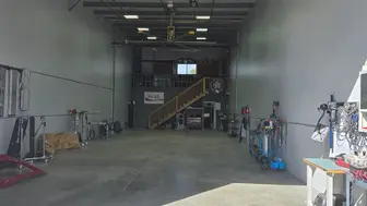 Paintlesss Dent and Hail repair shop