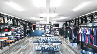 Attractive Retail T Shirt Store & Custom Print Shop