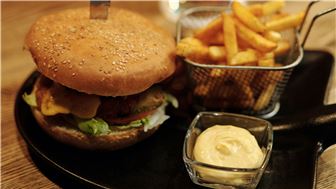 Charlie B's - Popular Bar and Restaurant with 2 Apartments!