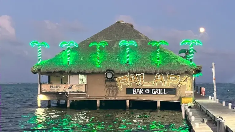 Food, Drink and Fun over the Caribbean Sea Food, Drink and Fun over the Caribbean Sea