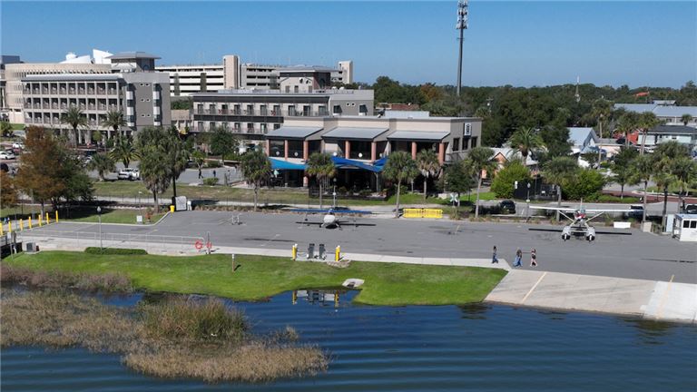 Waterfront Restaurant, Bar &amp;amp; Grill