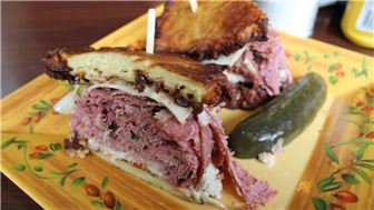 Fully Equipped Café, High Traffic Locale