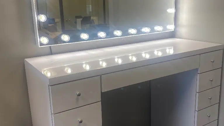 2 Makeup/Lash stations