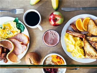 Booming Breakfast & Lunch Restaurant at the Beach!