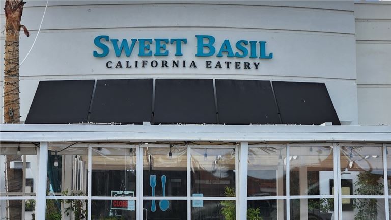 Entrance - Sweet Basil, Palm Desert