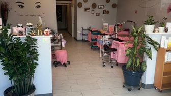 Lash and spa