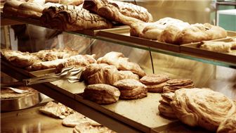 Around the corner cafe shop & bake goods