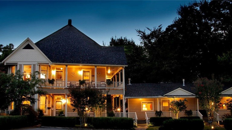 Heartstone Inn & Cottages