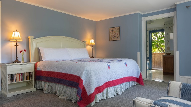 King Bed Guest Room