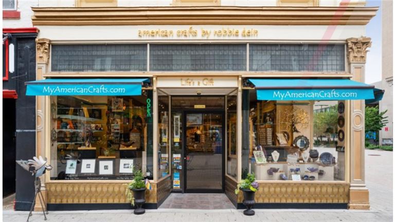 American Crafts Front View American Crafts Front View