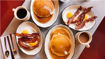 Breakfast & Lunch cafe, Full Bar, Large Patio