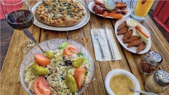 Long Established Italian Restaurant and Pizzeria extremely Low Rent