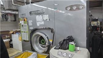 High sales dry cleaner on main thru-put road