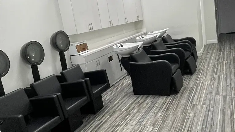 Drying and shampoo stations