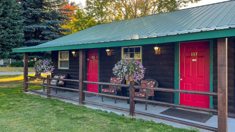 Cabin Rooms Exterior