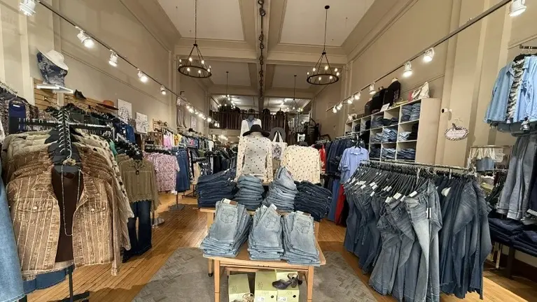 Size Inclusive, intergenerational, special occasion dresses and women's boutique Size Inclusive, intergenerational, special occasion dresses and women's boutique