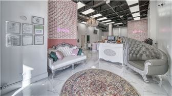 Full-Service Beauty Salon For Sale in Pinecrest