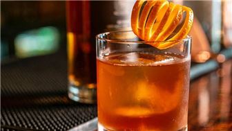 Own a Profitable Bar & Restaurant in Vibrant Downtown Florida!