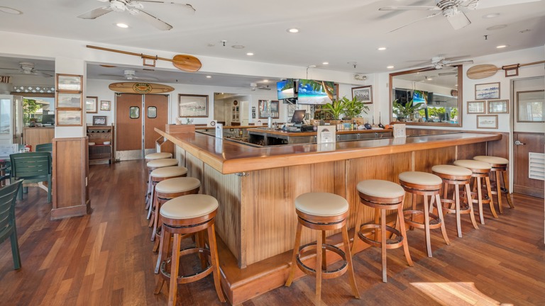 Kona Canoe Club Bar
