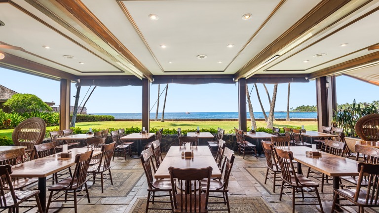 Kona Inn Restaurant Dining Tables