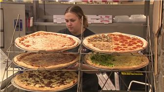 Established Franchise Pizza Restaurant in Busy Mall