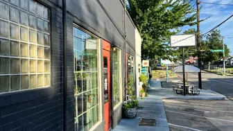 Popular Neighborhood Restaurant For Sale