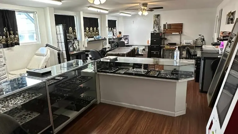 Main Tattoo area 4 stations 