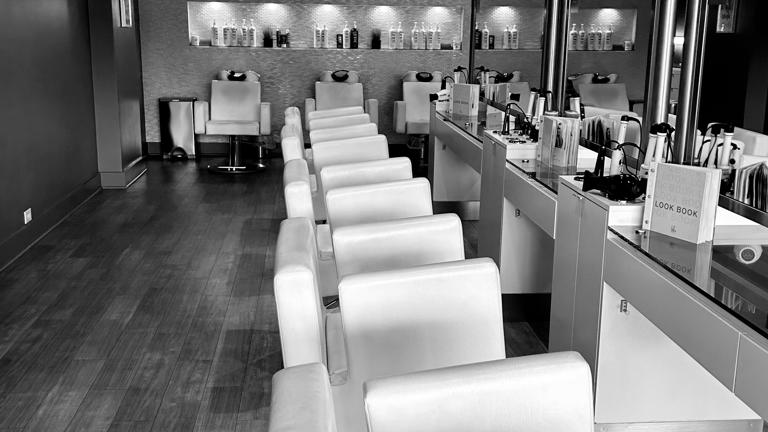 crisp, modern 10 chair space