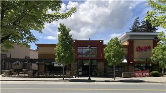 Free-standing restaurant & bar at Mill Creek Town Center