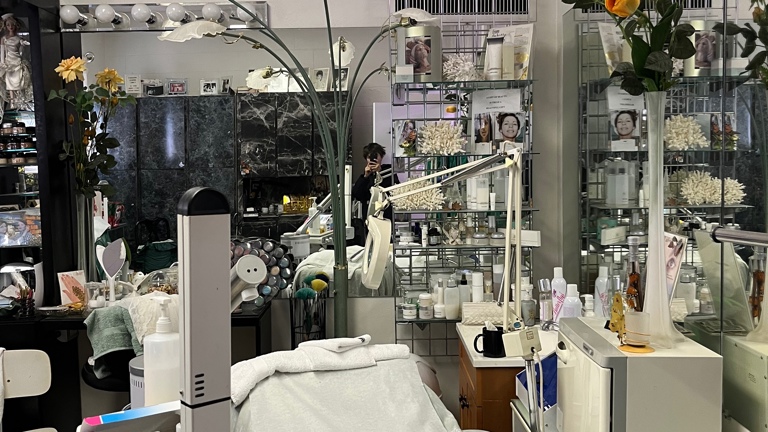 Facial room