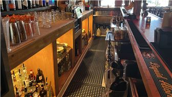 48 lic bar-SALES ARE BOOMING-cheap rent-PROFITABLE-great atmosphere