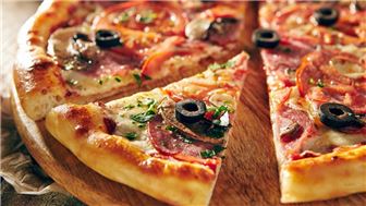 Highly Successful Pizza Restaurant w/Liquor License