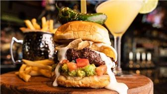 High-Volume Bar & Restaurant Franchise Chicago, IL - Sales Over $5.2M!
