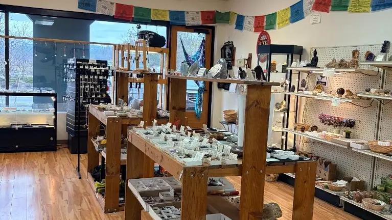 A total of 6 wooden display units