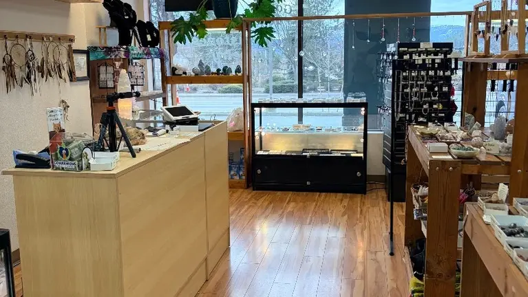 merchandise counter, and register counter. 2 additional glass display units