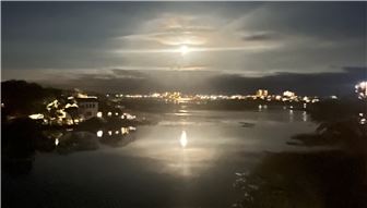 Turn Key Waterfront Restaurant with real estate