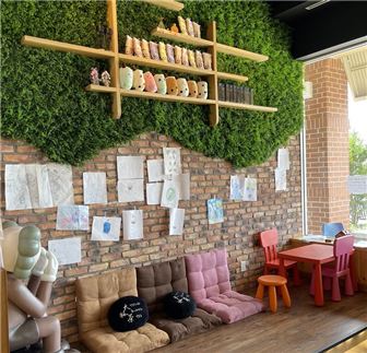 Established bubble tea, Poke and Ramen store in primary location