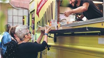 Semi Absentee Popular Fast Food Concept Food Truck