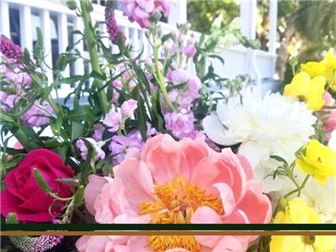 Community Flower Shop with Growth Potential