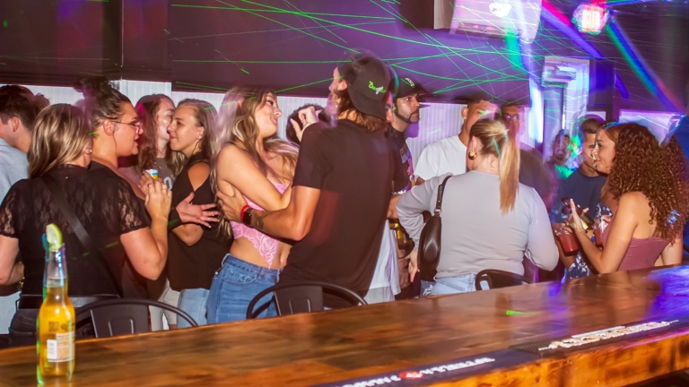 Night life sencond bar