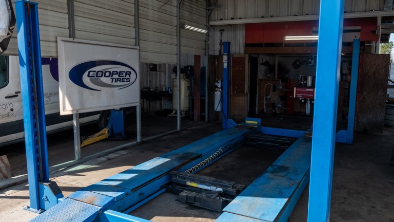 Multiple full service lifts