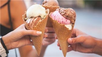 New Café Near Orlando Theme Parks - Ice Cream, Coffee, Candy etc.