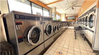 Laundromat Biz, 2 buildings, 2 apartments