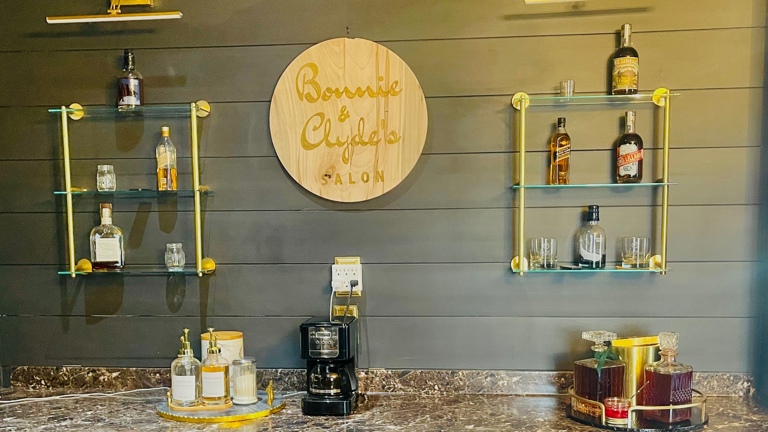 bar