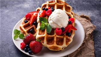 Gourmet Coffee and Breakfast at the Heart of a Dense Community