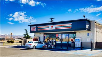 7 Eleven - Signalized Corner - Great Location